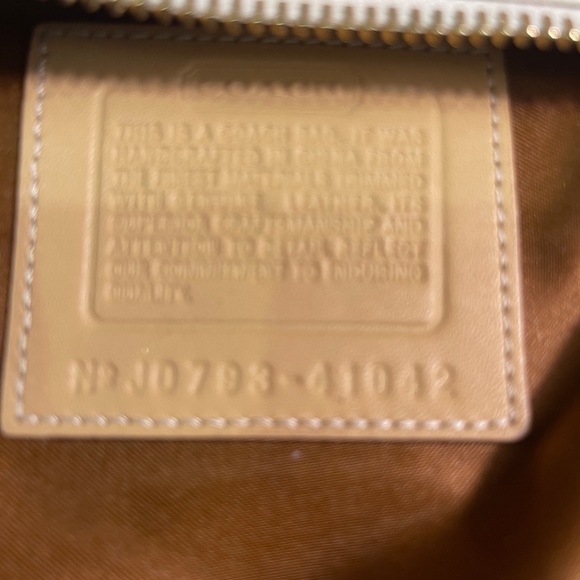 Coach Hampton Leather Swingpack - Picture 4 of 4